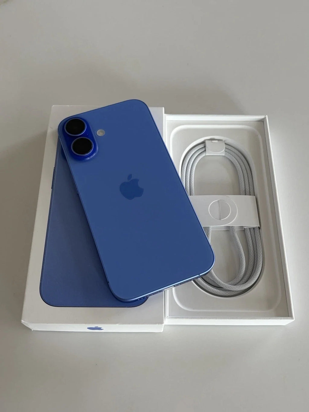 iPhone 16